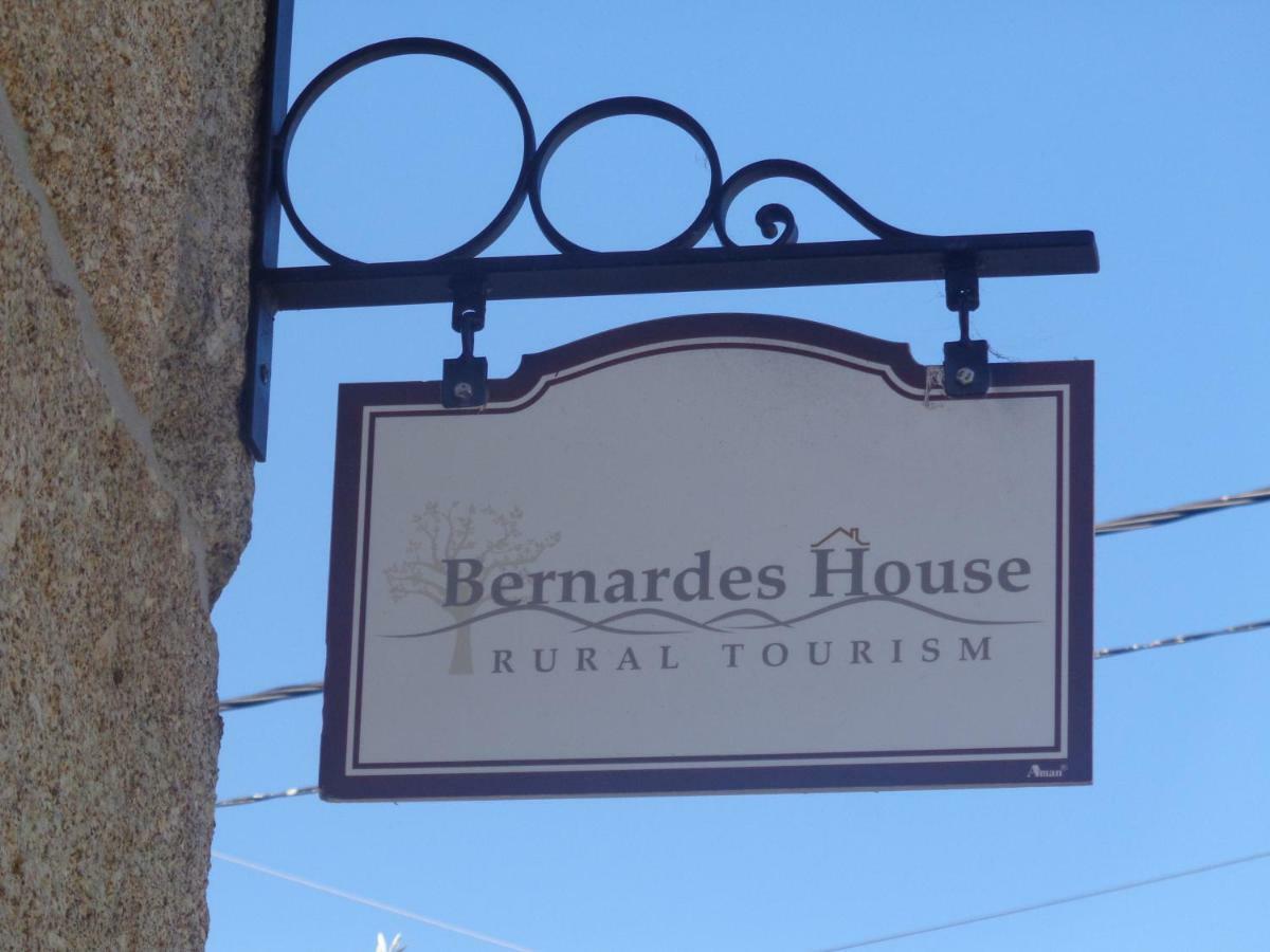 Affittacamere Bernardes House Castelo de Paiva Esterno foto